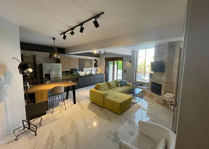 Βίλα Sunny Seaside Villa-90 M From