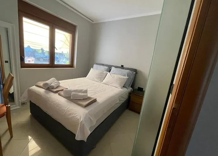 Βίλα Sunny Seaside Villa-90 M From
