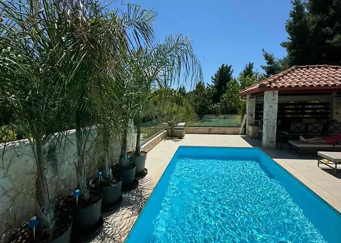 Βίλα Sunny Seaside Villa-90 M From
