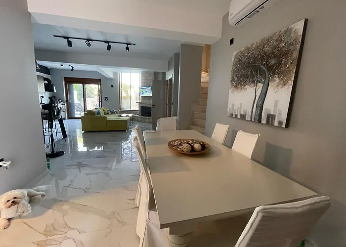 Sunny Seaside Villa-90 M From Κρυοπηγή