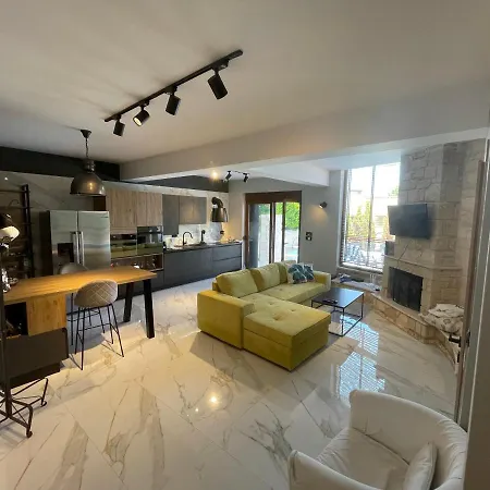 Villa Sunny Seaside Villa-90 M From