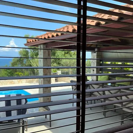 빌라 Sunny Seaside Villa-90 M From