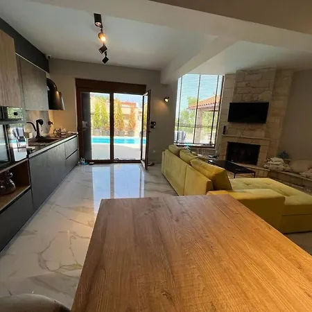 Sunny Seaside Villa-90 M From