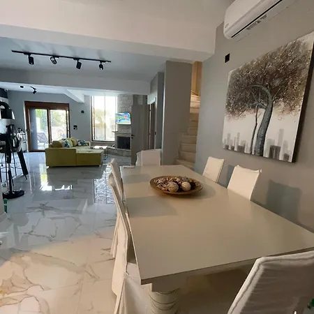 Sunny Seaside Villa-90 M From Kriopigi