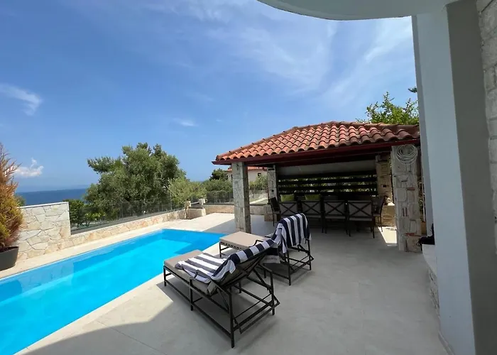 Sunny Seaside Villa-90 M From Villa Kriopijí