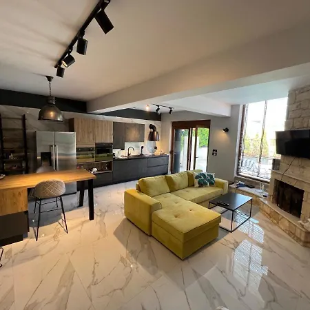 Sunny Seaside Villa-90 M From ヴィラ *