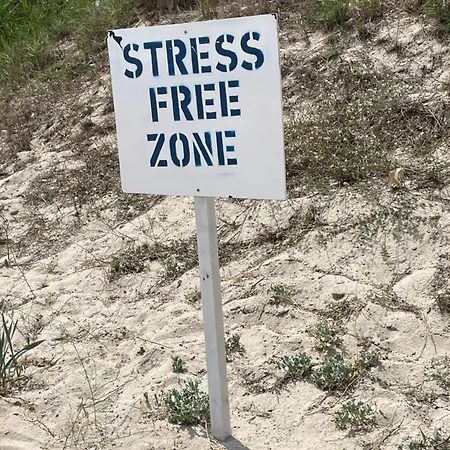 Sunny Seaside Villa-90 M From クリオピギ