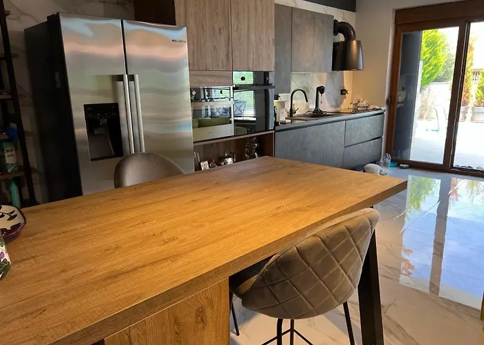 Vilă Sunny Seaside Villa-90 M From