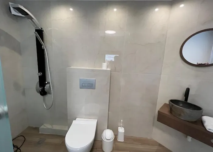 Vilă Sunny Seaside Villa-90 M From