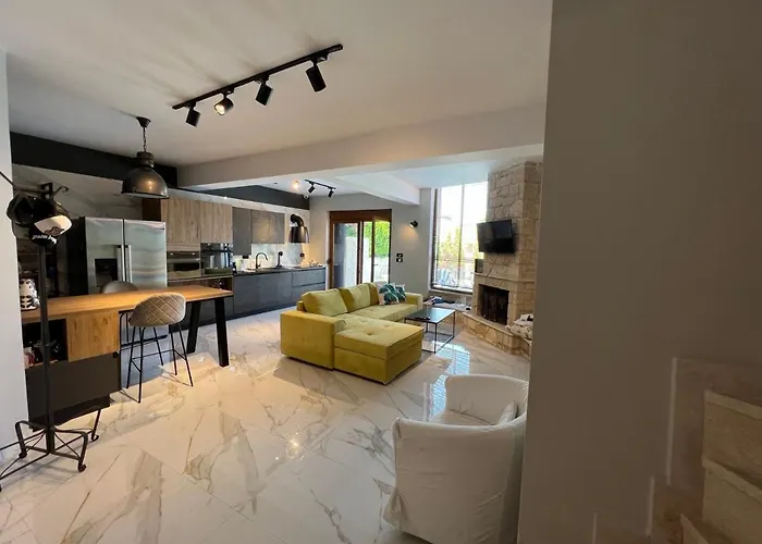 Sunny Seaside Villa-90 M From