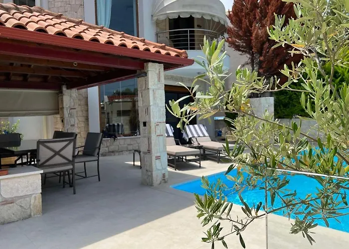 Sunny Seaside Villa-90 M From