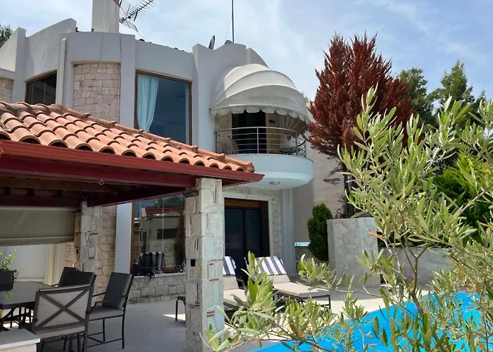 Sunny Seaside Villa-90 M From Vilă Kriopigi