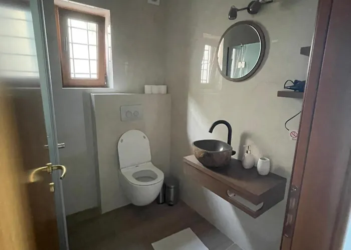 Sunny Seaside Villa-90 M From Kriopigi